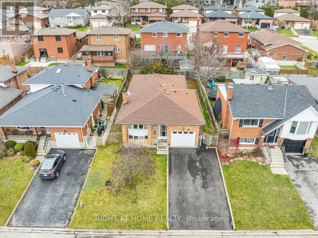125 STONYBURN CRESCENT — photo 2 of 49