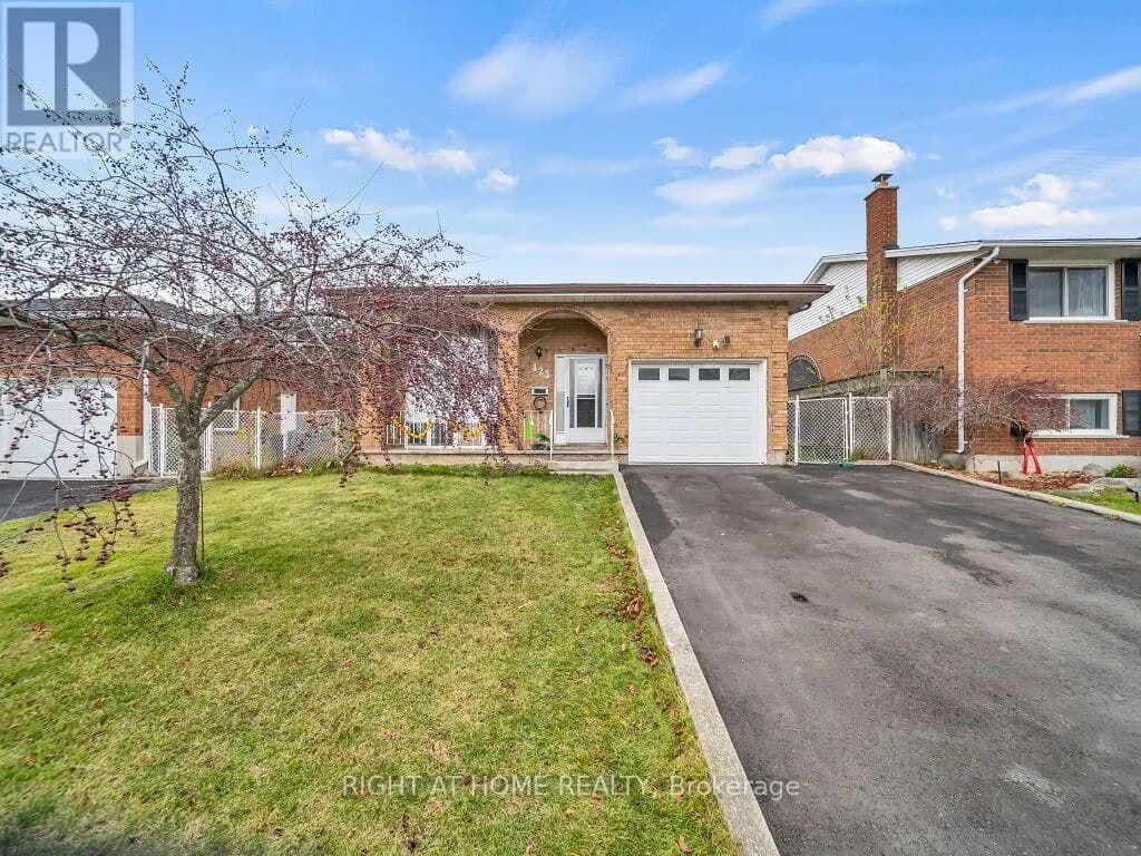 125 STONYBURN CRESCENT — photo 4 of 49