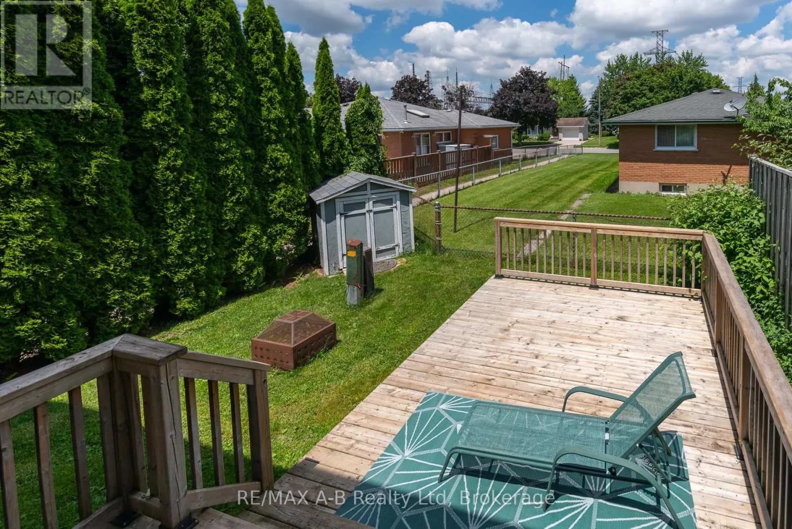 108 WALSH CRESCENT — photo 4 of 50