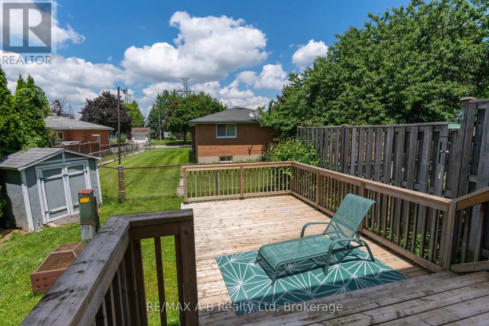 108 WALSH CRESCENT — photo 5 of 50