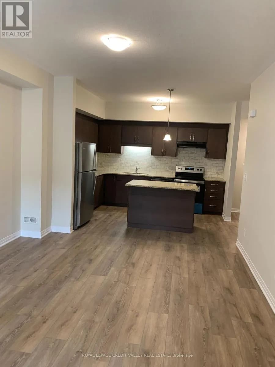 13 - 25 ISHERWOOD AVENUE E — photo 5 of 20