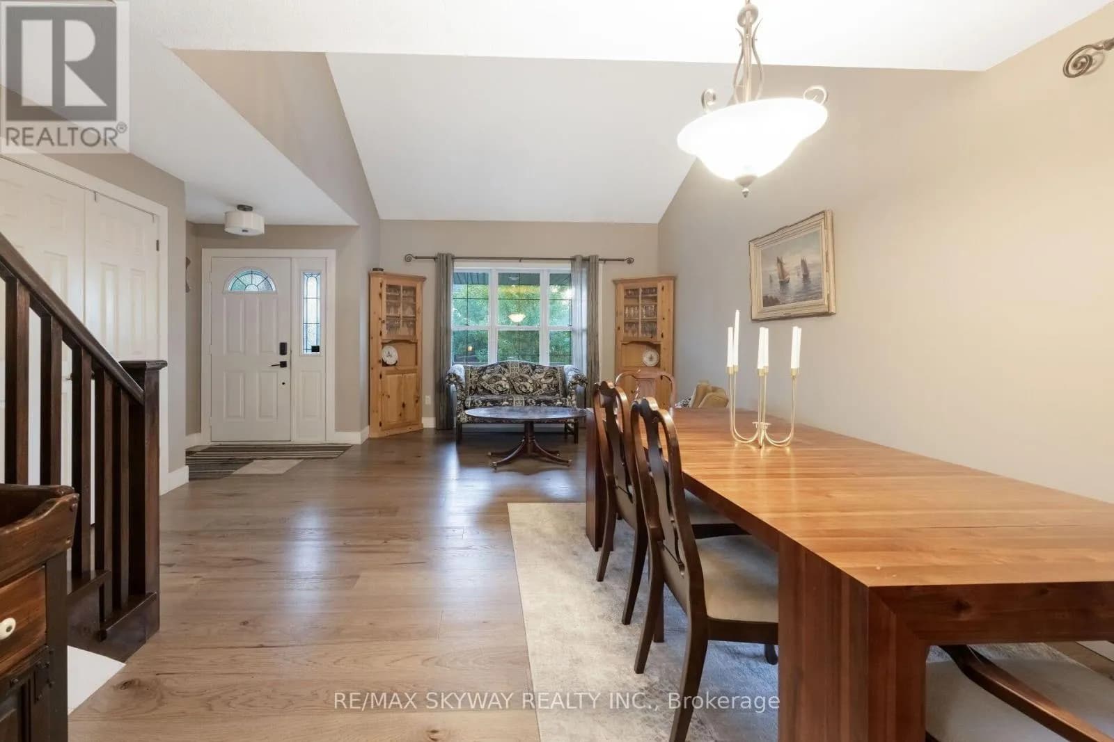 117 OAK RIDGE DRIVE — photo 4 of 38