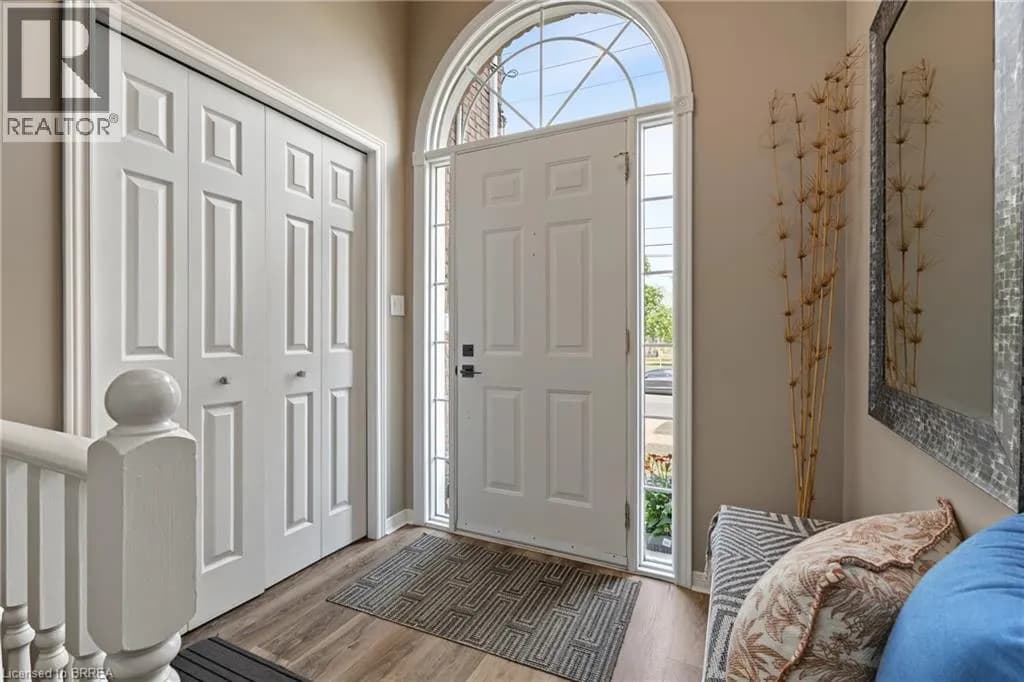 332 GRAND RIVER Avenue — photo 5 of 46