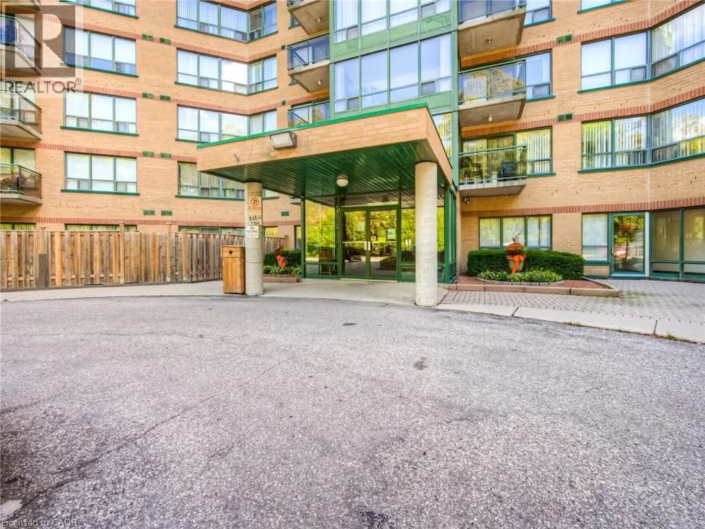 237 KING Street W Unit# 102 — photo 4 of 36