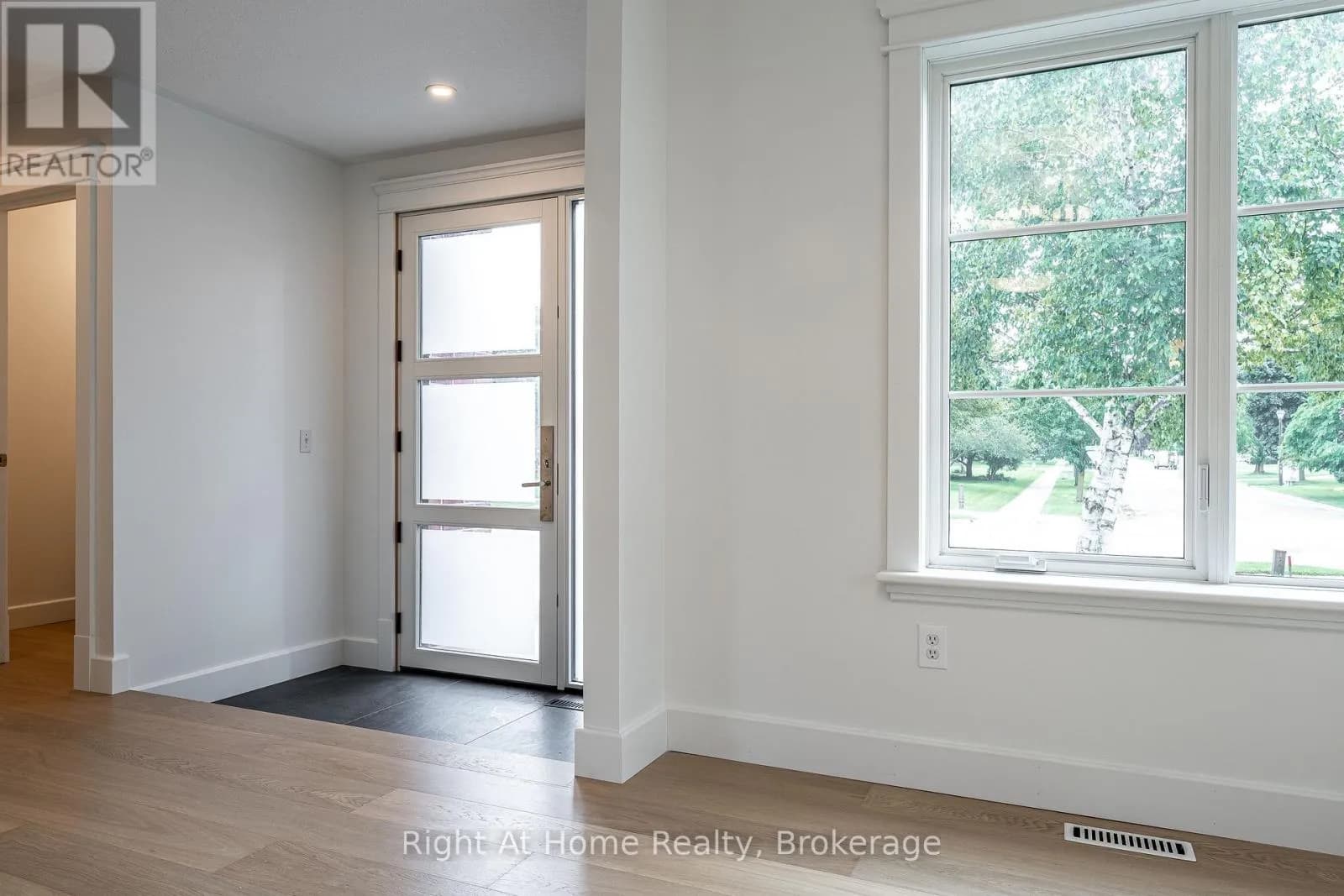 310 BRIARHILL DRIVE — photo 3 of 36