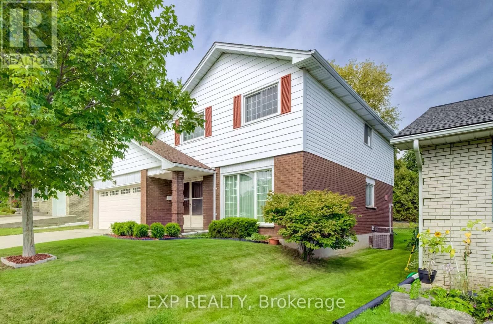 16 BONNYLYN DRIVE — photo 3 of 50