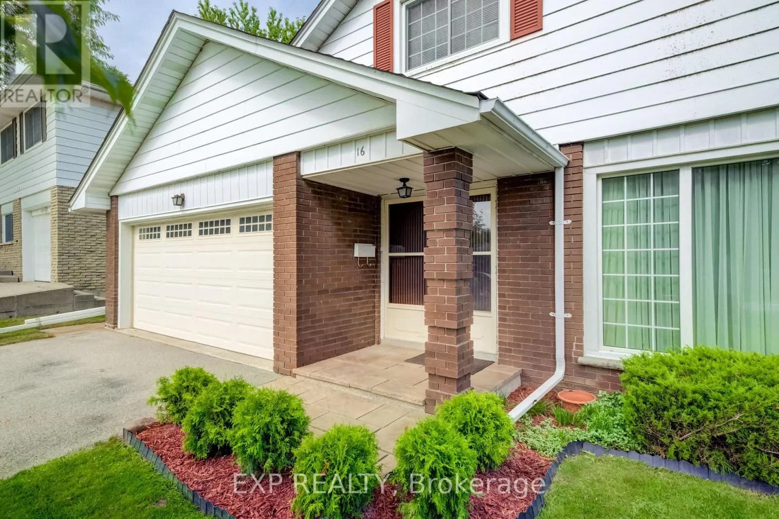 16 BONNYLYN DRIVE — photo 4 of 50