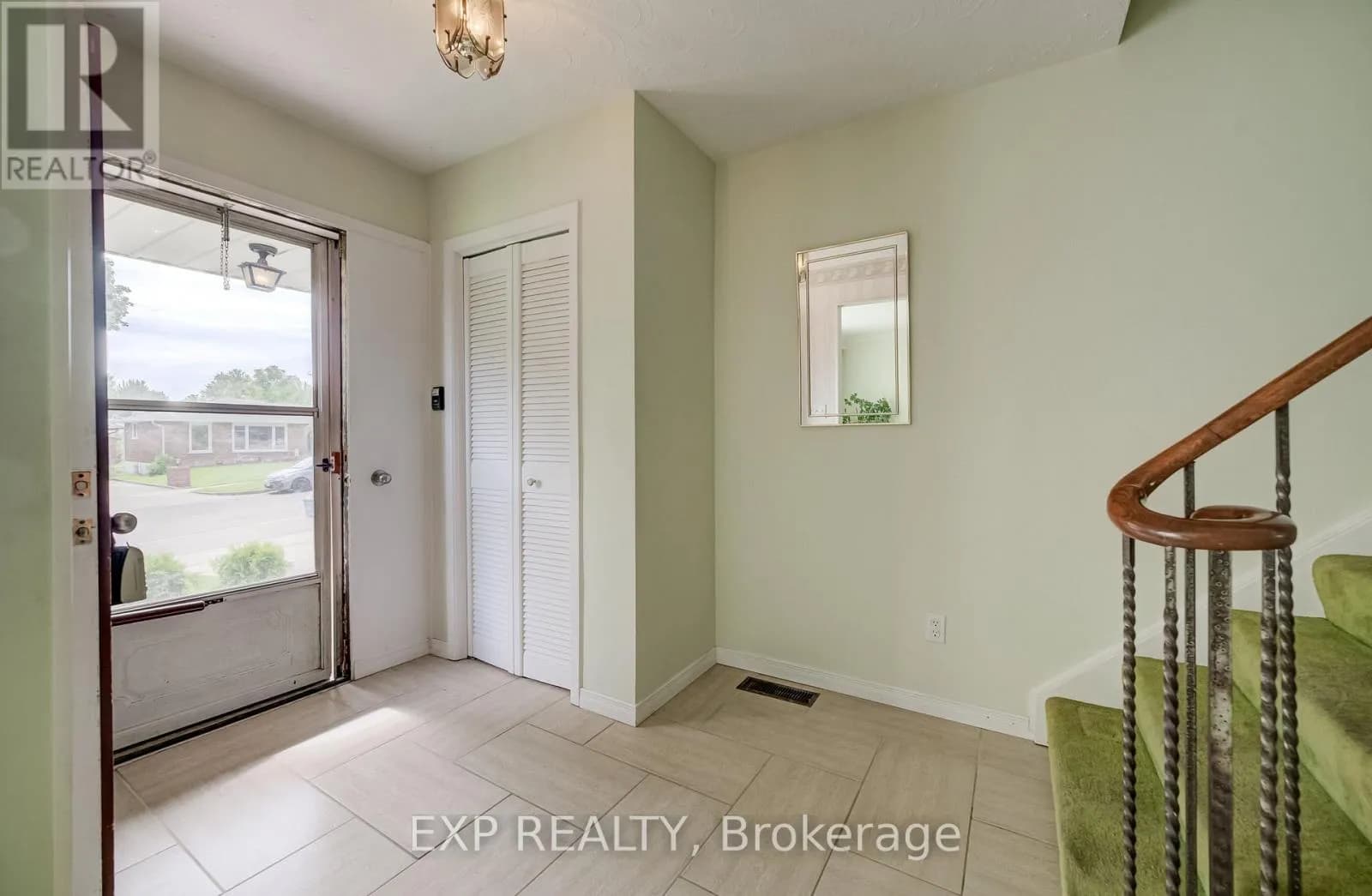 16 BONNYLYN DRIVE — photo 5 of 50
