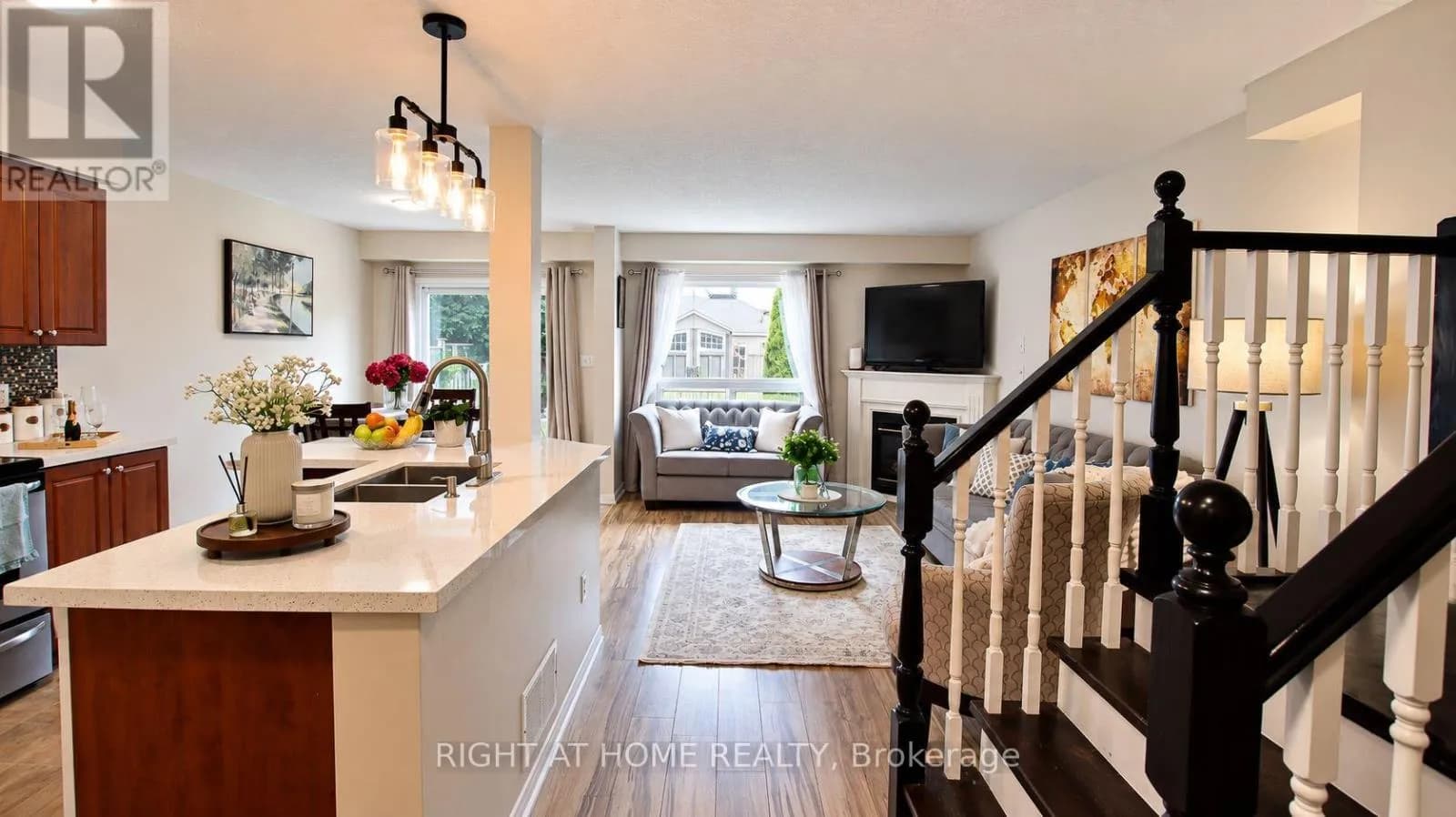 35 CHANTILLY STREET — photo 4 of 32
