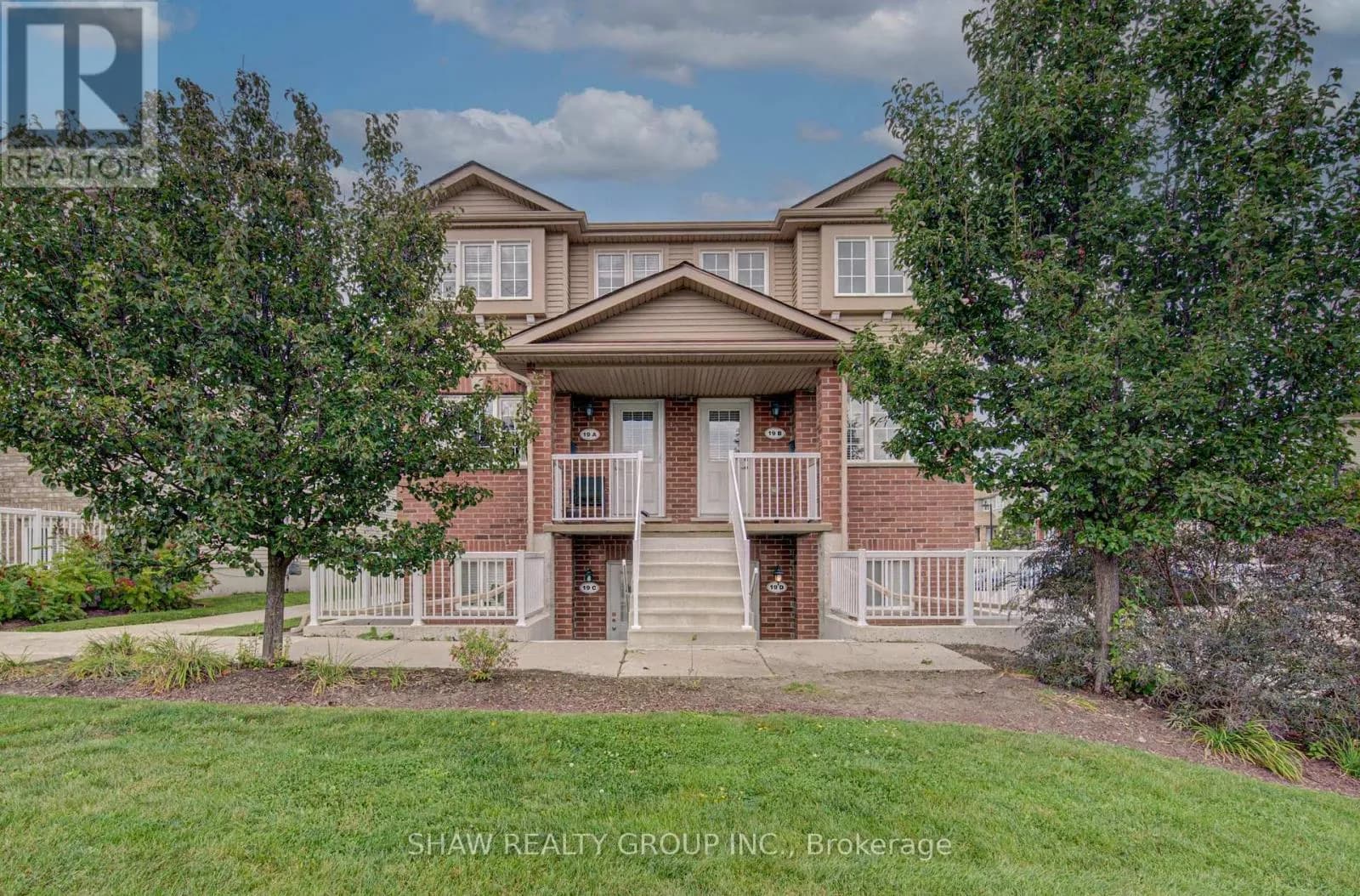 19A - 50 HOWE DRIVE — photo 1 of 37