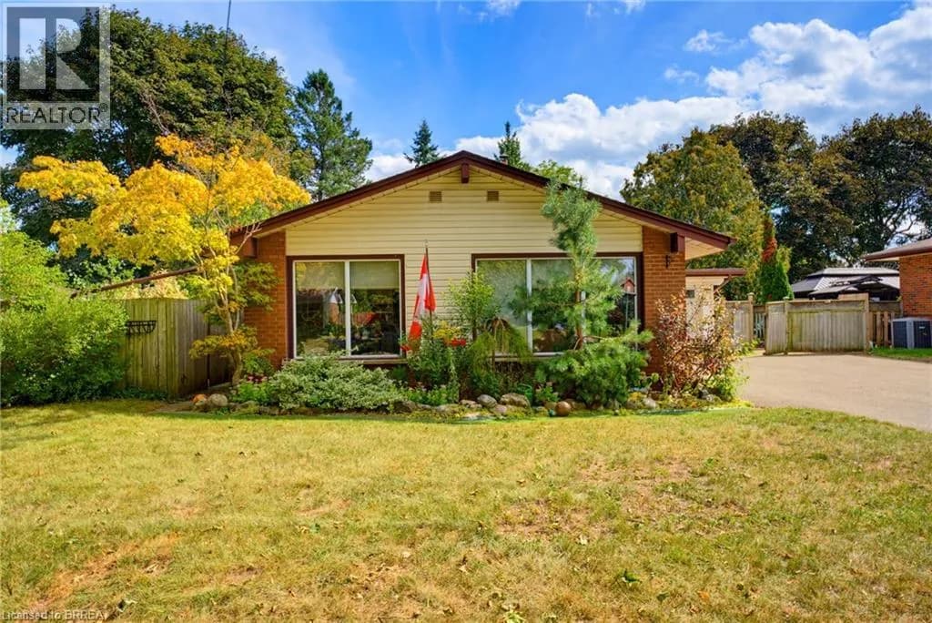 11 REDWOOD Road — photo 1 of 24