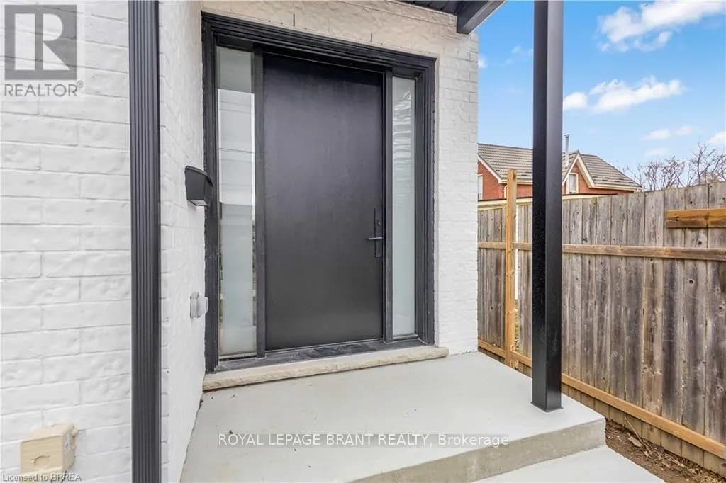 109 WINNIETT STREET — photo 4 of 44