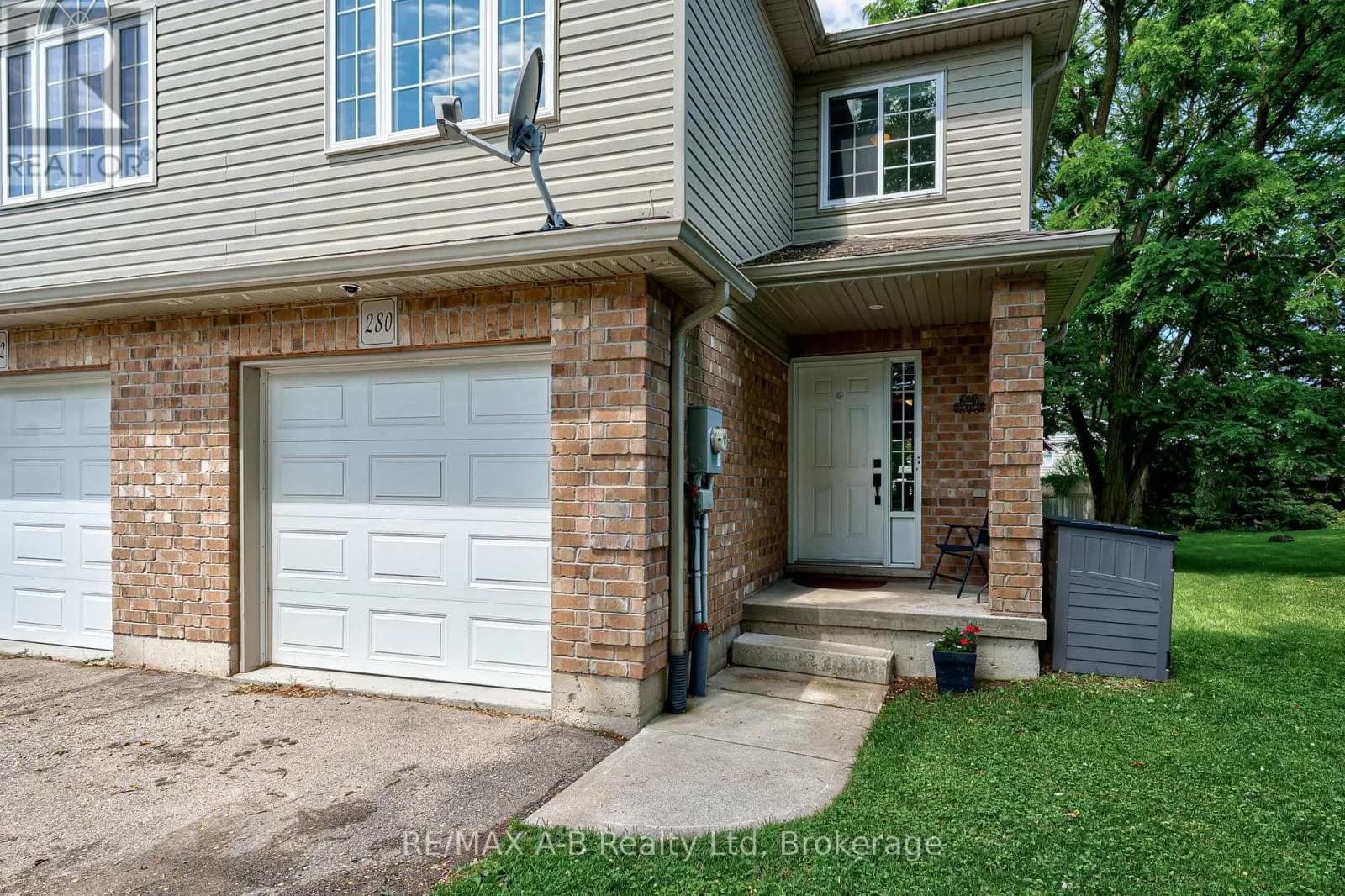 280 RAILWAY AVENUE — photo 3 of 49