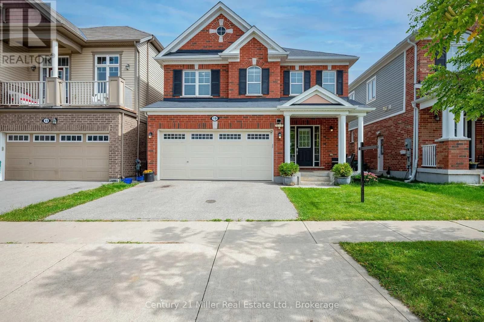 19 GLENVISTA DRIVE — photo 1 of 42