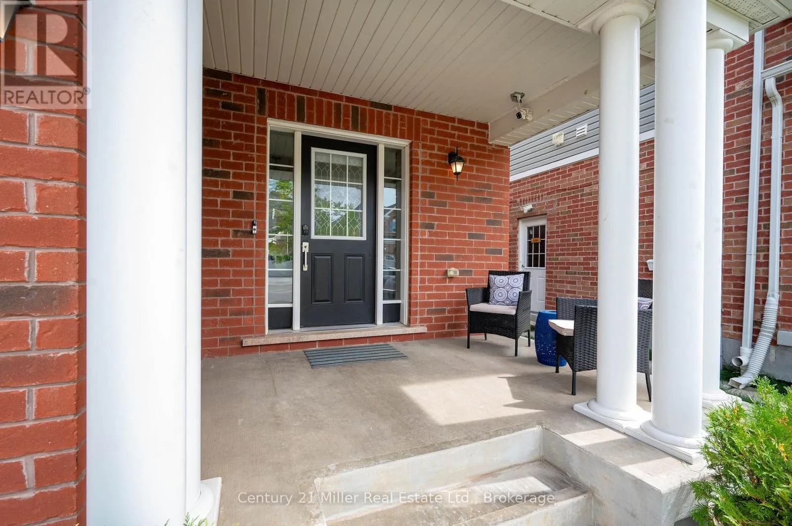 19 GLENVISTA DRIVE — photo 4 of 42