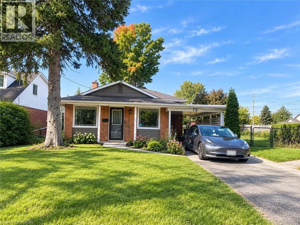 73 LARKSPUR Crescent — photo 1 of 11