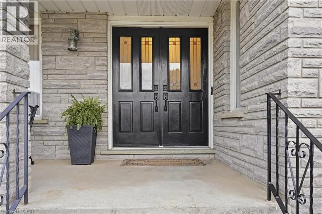76 MADEIRA Crescent — photo 3 of 43