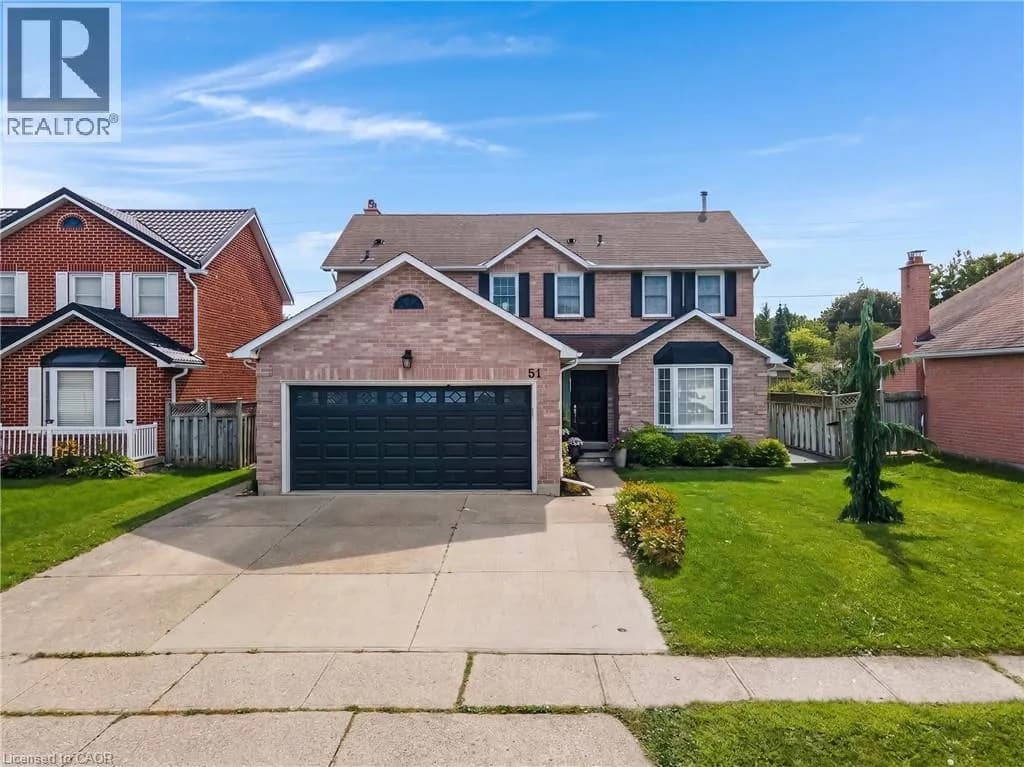 51 BAYNE Crescent — photo 1 of 41