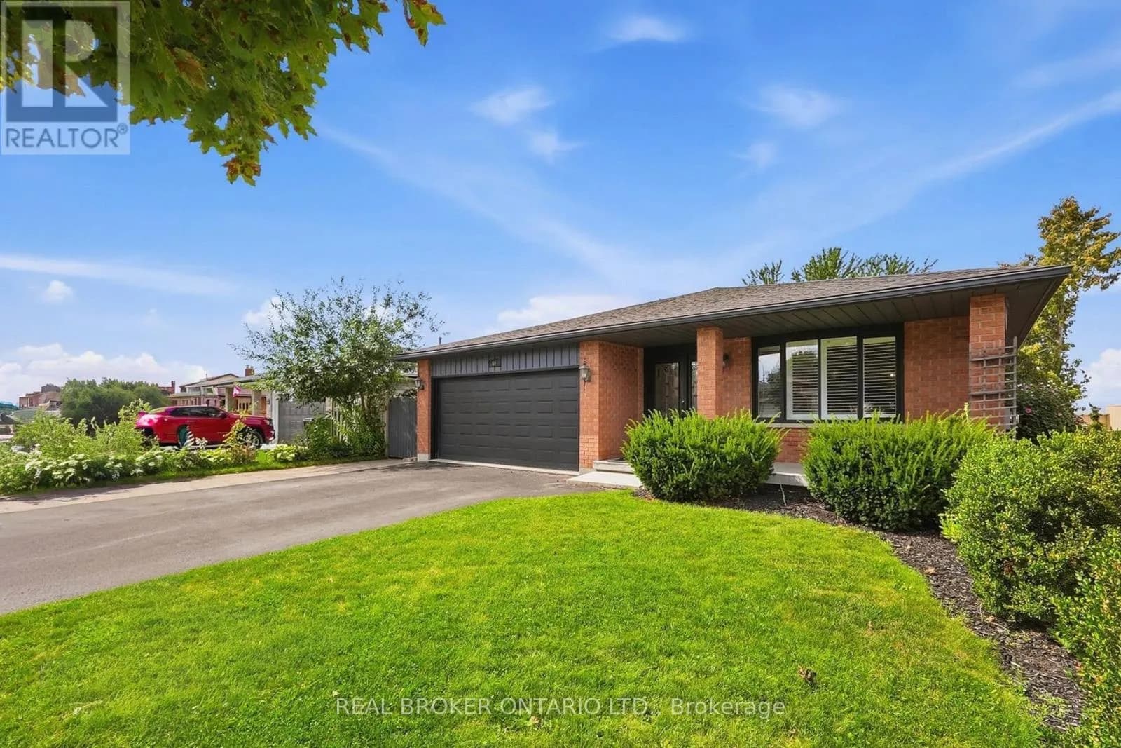 60 EBYDALE DRIVE — photo 2 of 49
