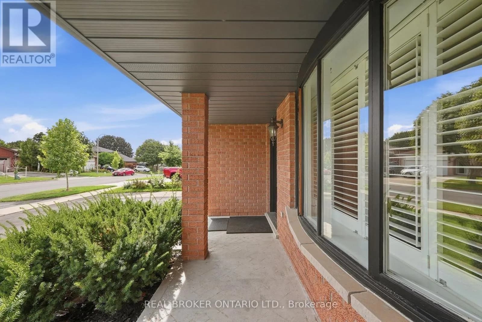 60 EBYDALE DRIVE — photo 5 of 49