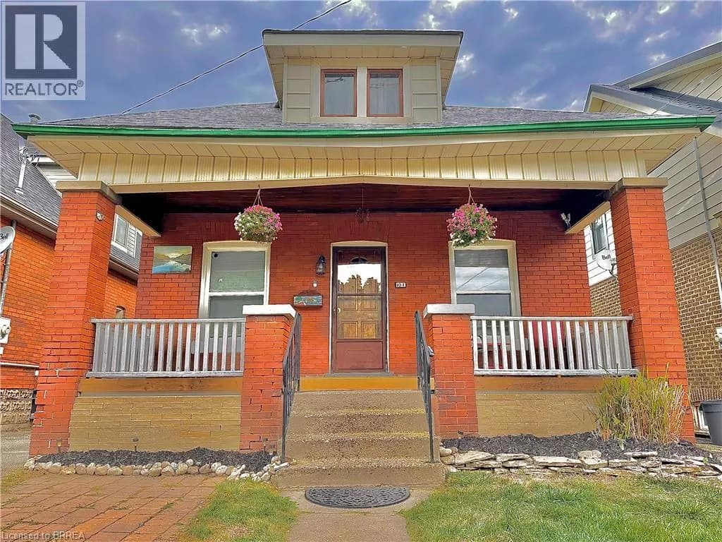 104 MARY Street — photo 1 of 14