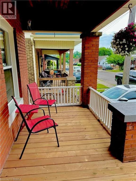 104 MARY Street — photo 3 of 14
