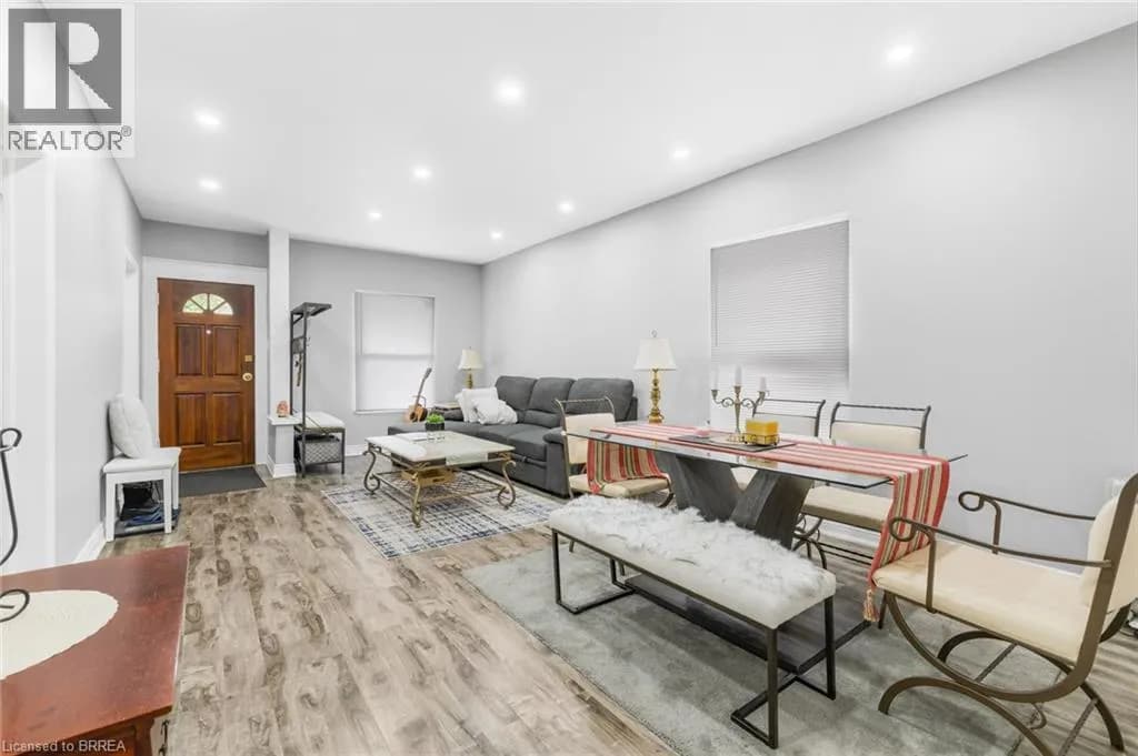 104 MARY Street — photo 5 of 14