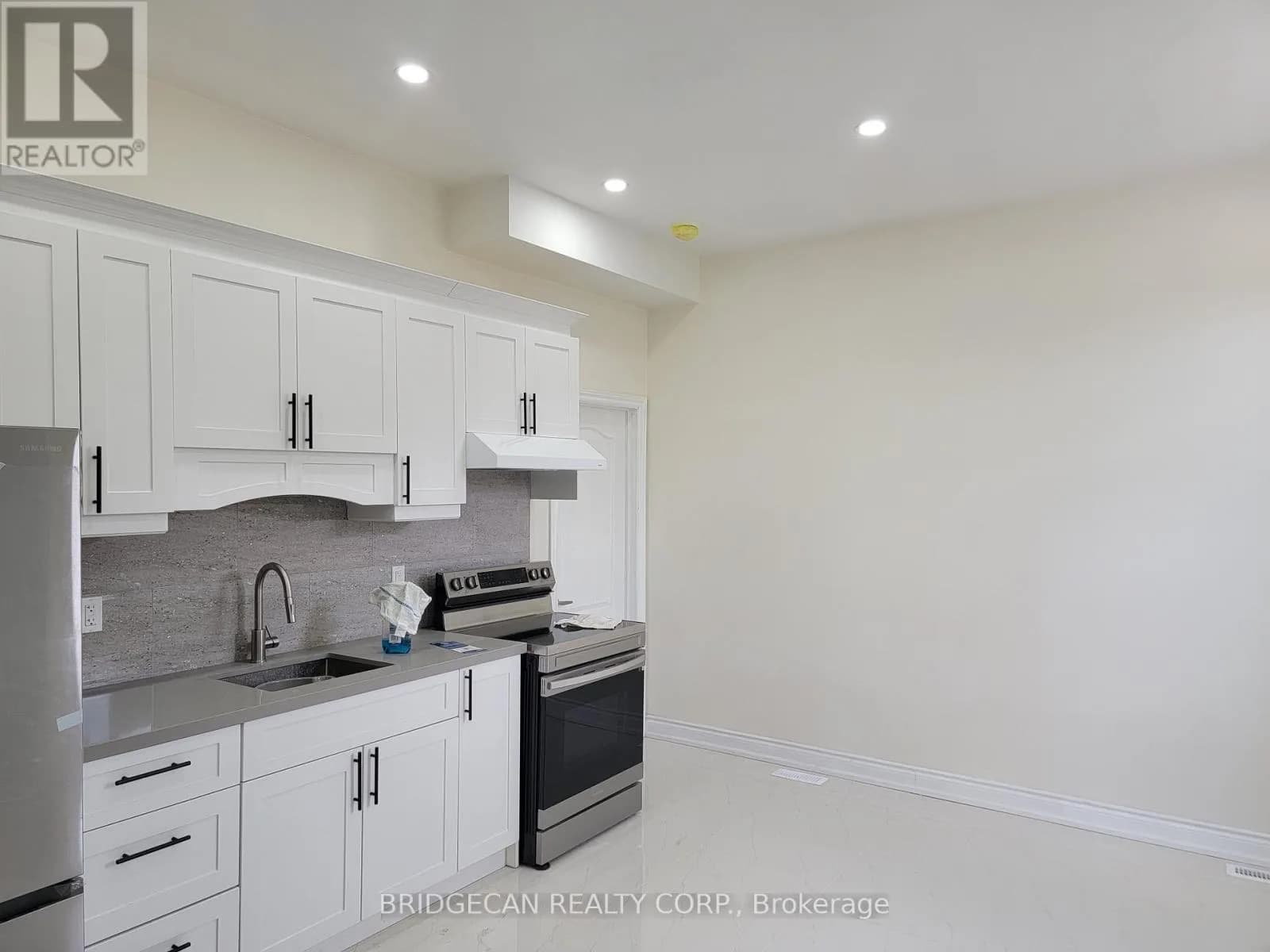 103 PEEL STREET — photo 3 of 11