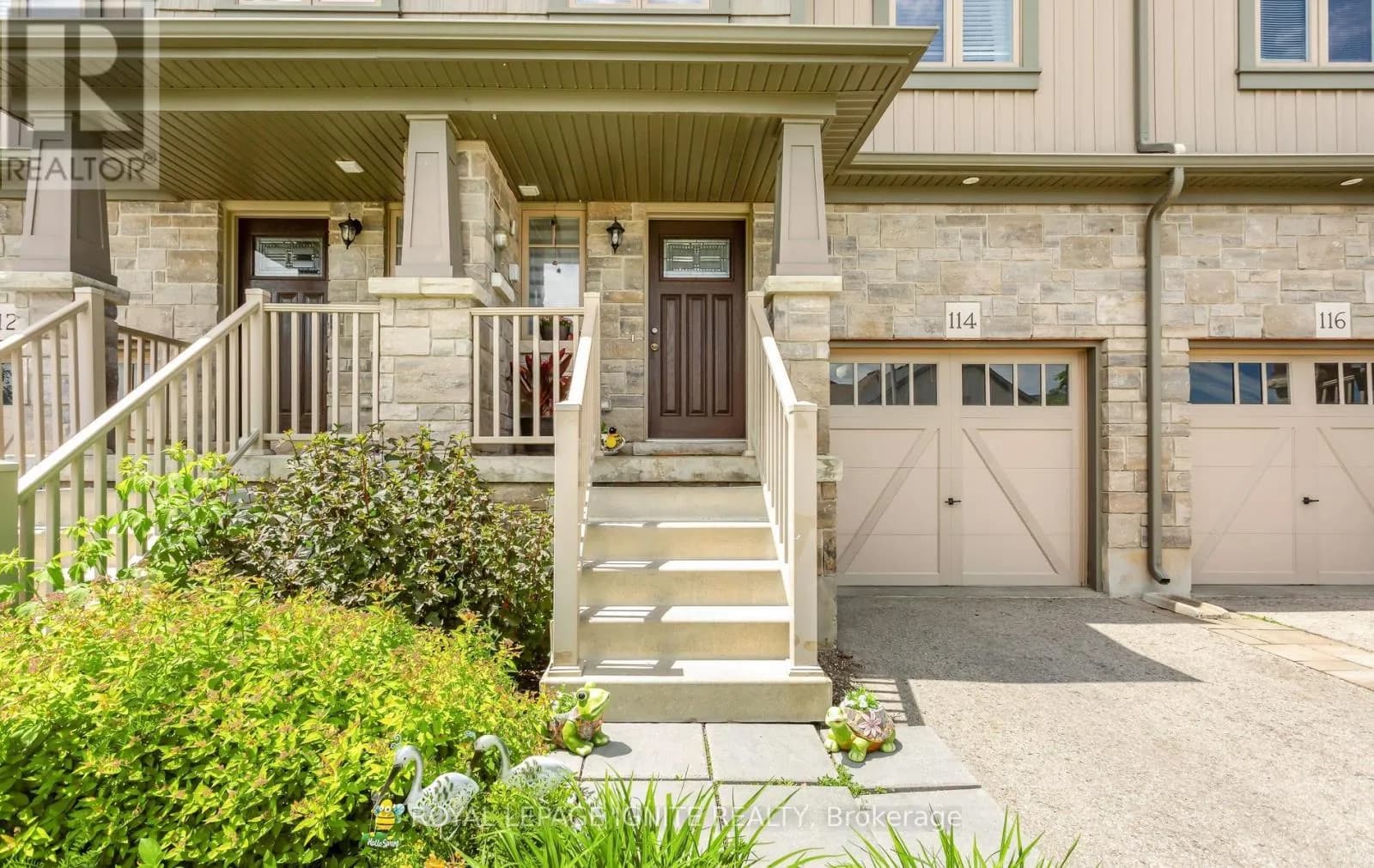 114 PARKINSON CRESCENT — photo 2 of 38