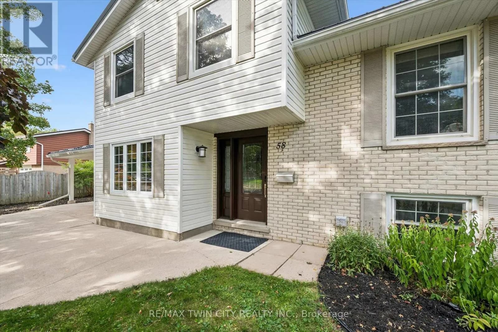 58 BRADLEY DRIVE — photo 3 of 36