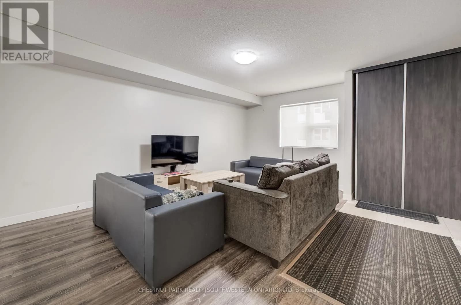 114 - 338 ALBERT STREET — photo 4 of 22