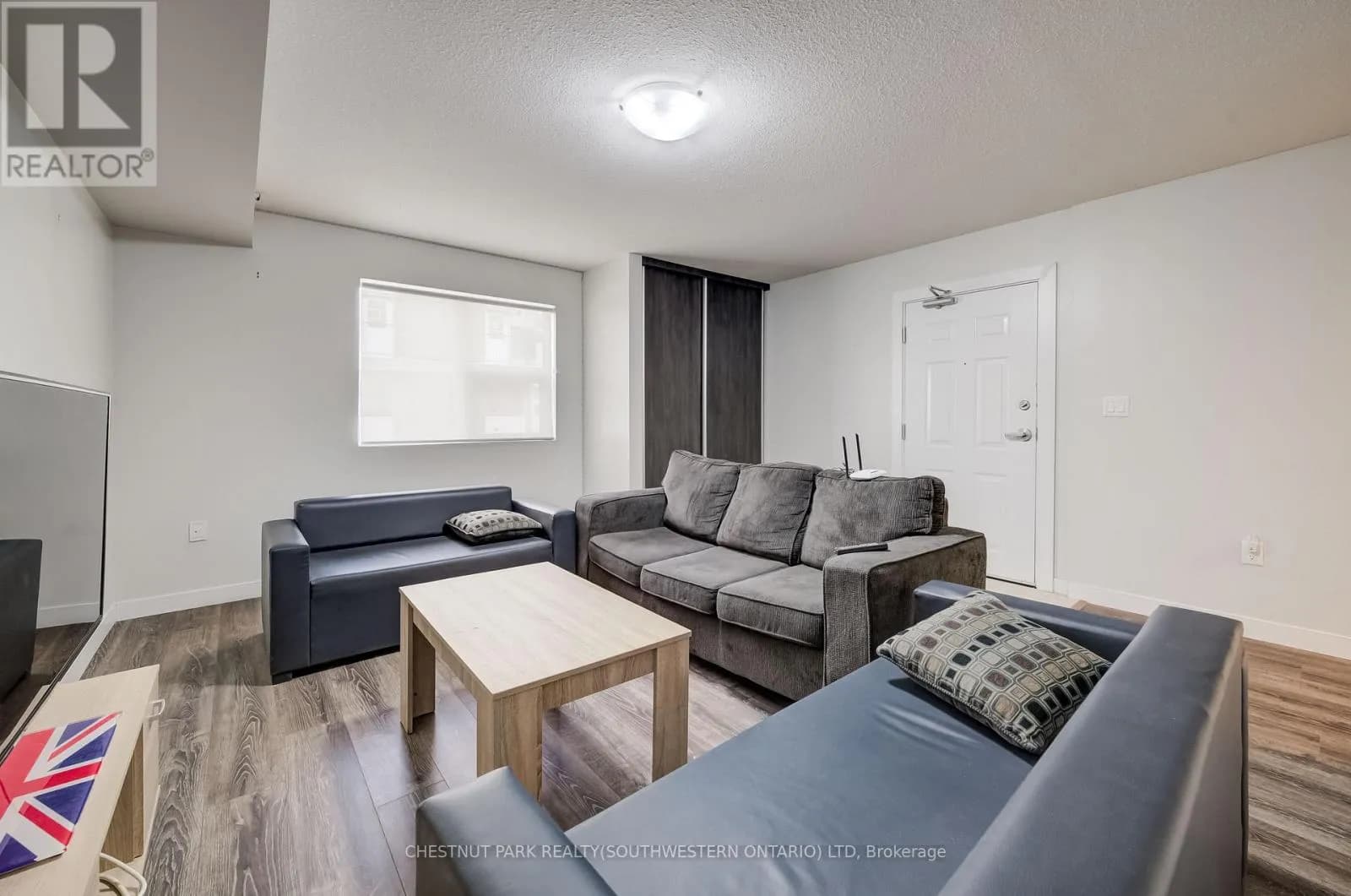 114 - 338 ALBERT STREET — photo 5 of 22