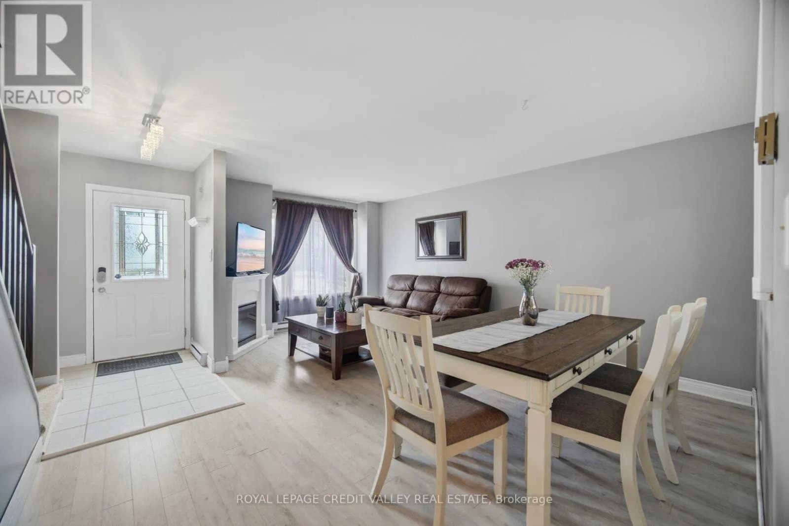 4 - 2 PARKVIEW DRIVE — photo 5 of 31
