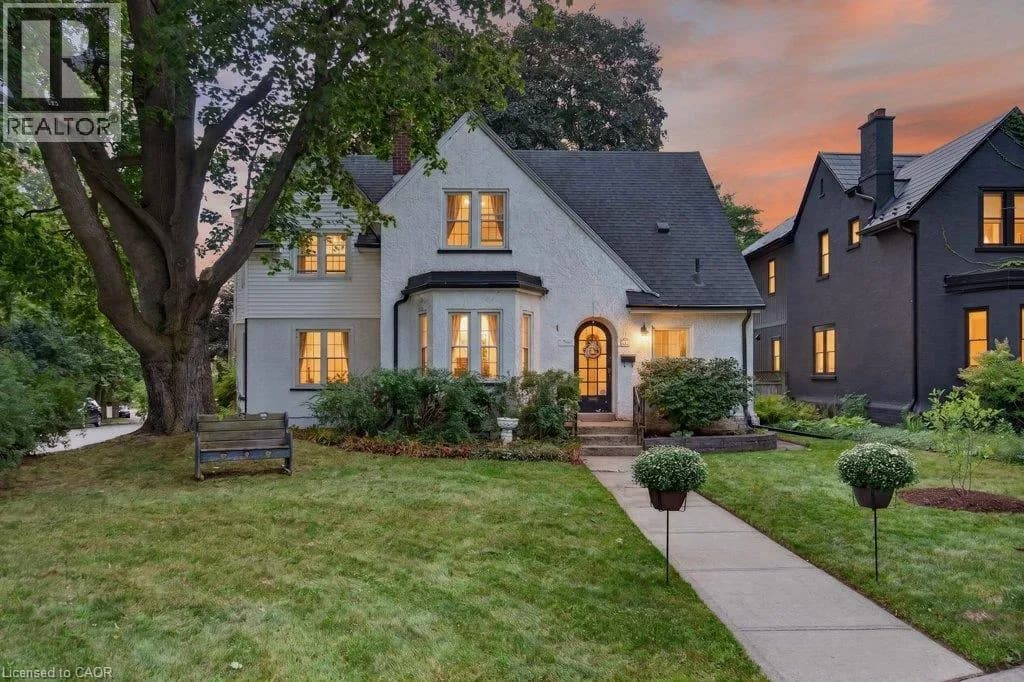 32 LINCOLN Avenue — photo 1 of 50