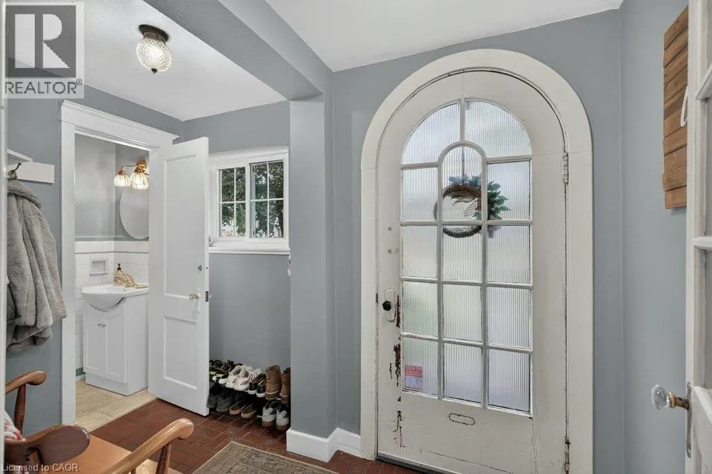 32 LINCOLN Avenue — photo 4 of 50