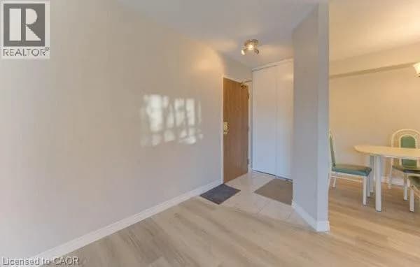 3085 KINGSWAY Drive Unit# 27 — photo 5 of 24