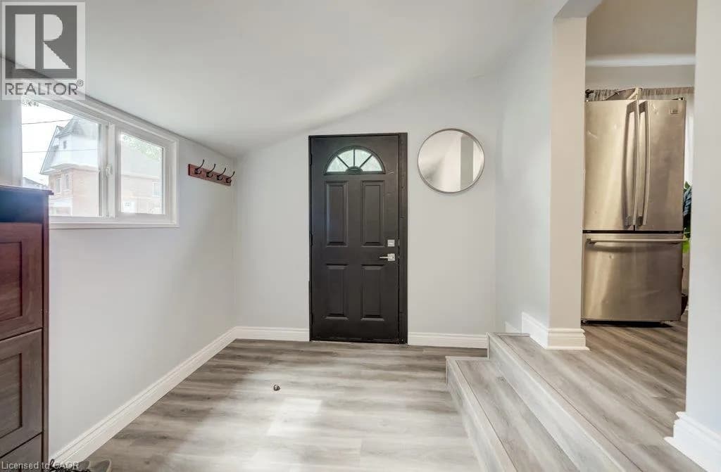 38 ROSE Avenue — photo 3 of 36