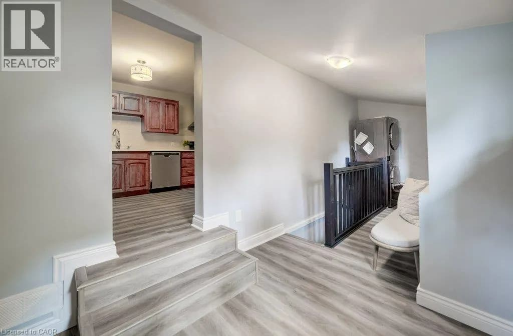 38 ROSE Avenue — photo 4 of 36