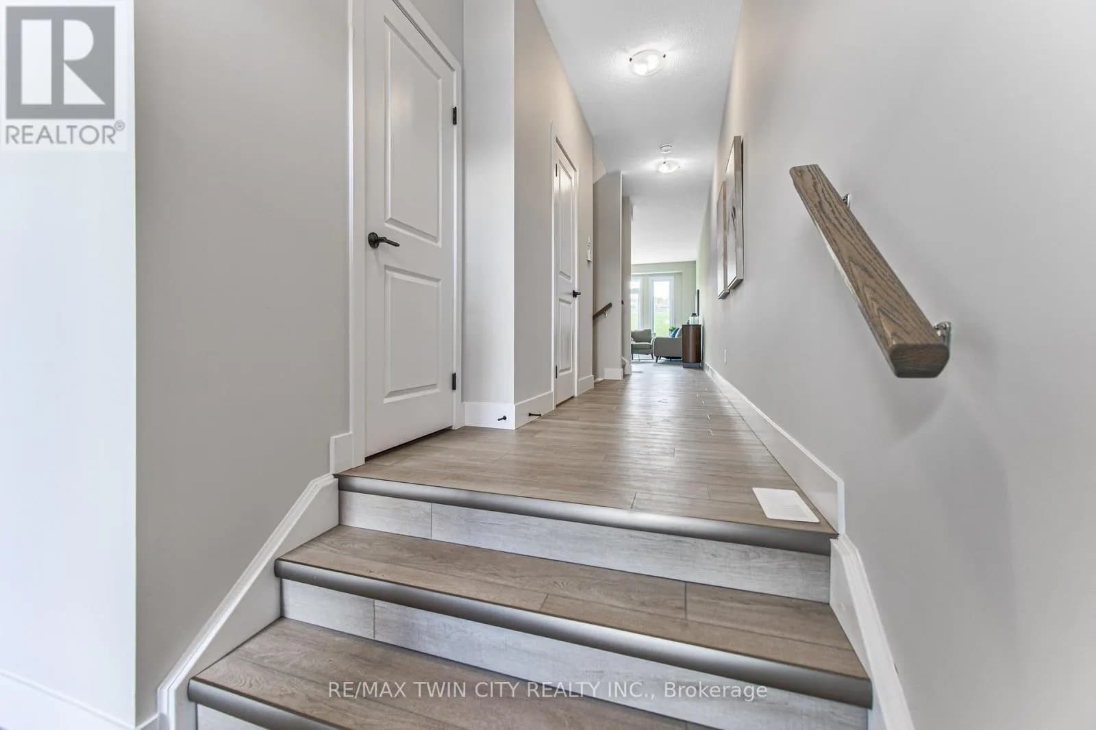 167 DUNNIGAN DRIVE — photo 5 of 42
