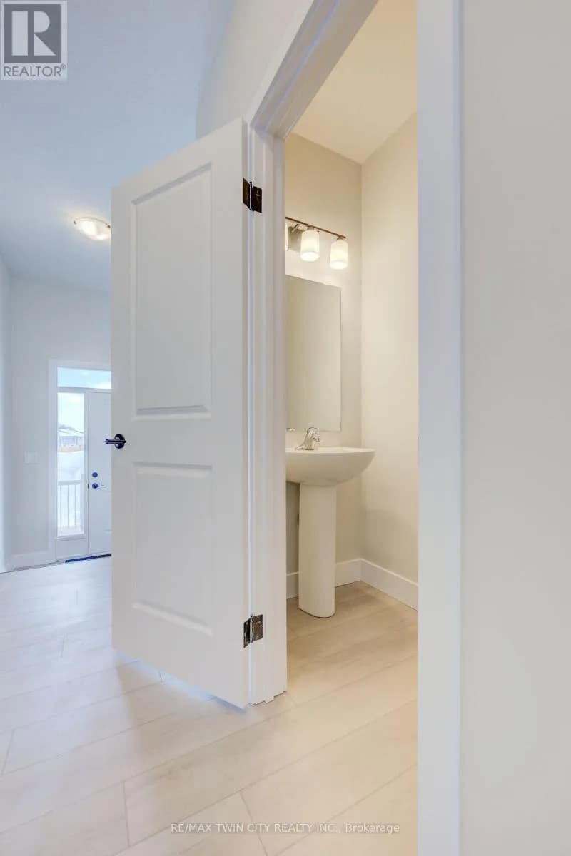 163 DUNNIGAN DRIVE — photo 5 of 33