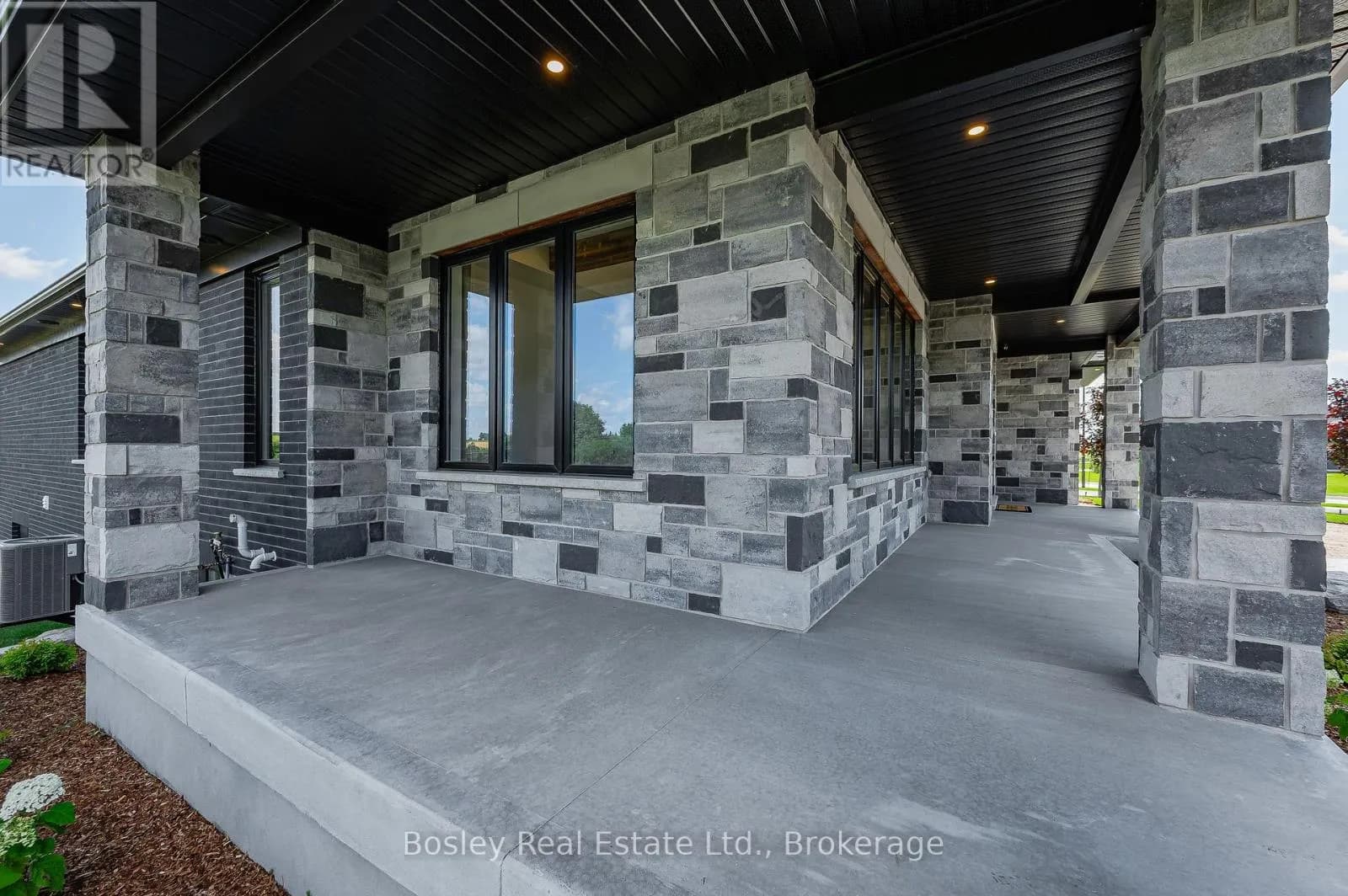 10 INVERHILL AVENUE — photo 2 of 43