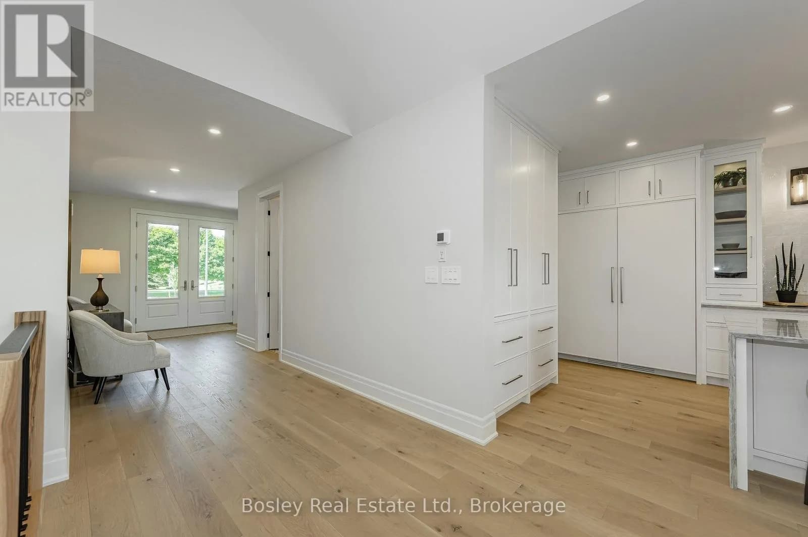 10 INVERHILL AVENUE — photo 5 of 43