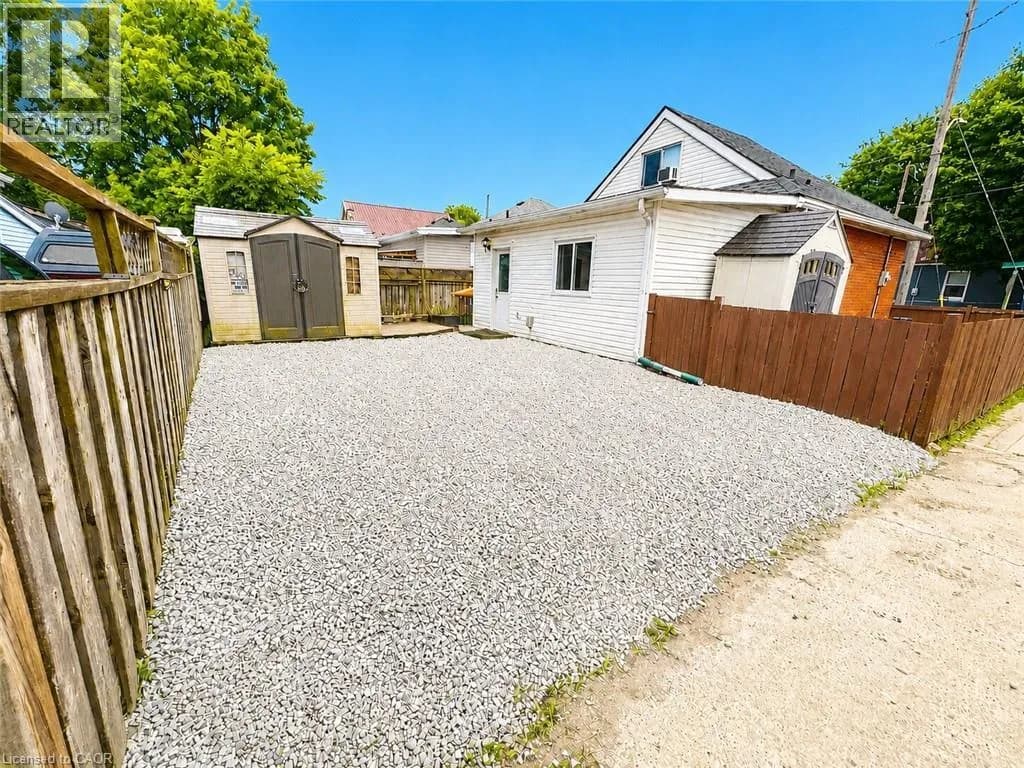 15 ESTHER Street — photo 3 of 14
