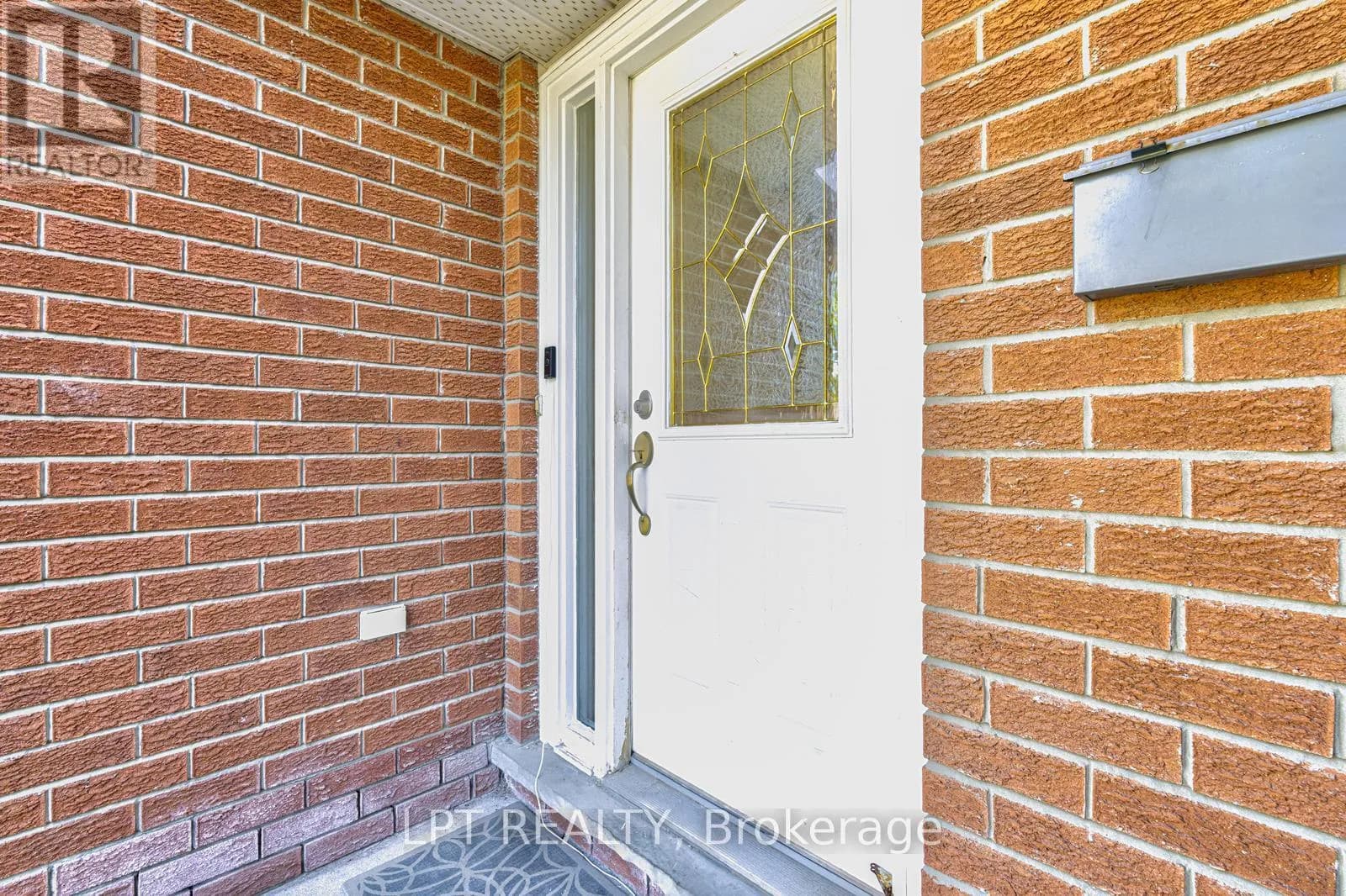 30 DAWSON ROAD — photo 4 of 38