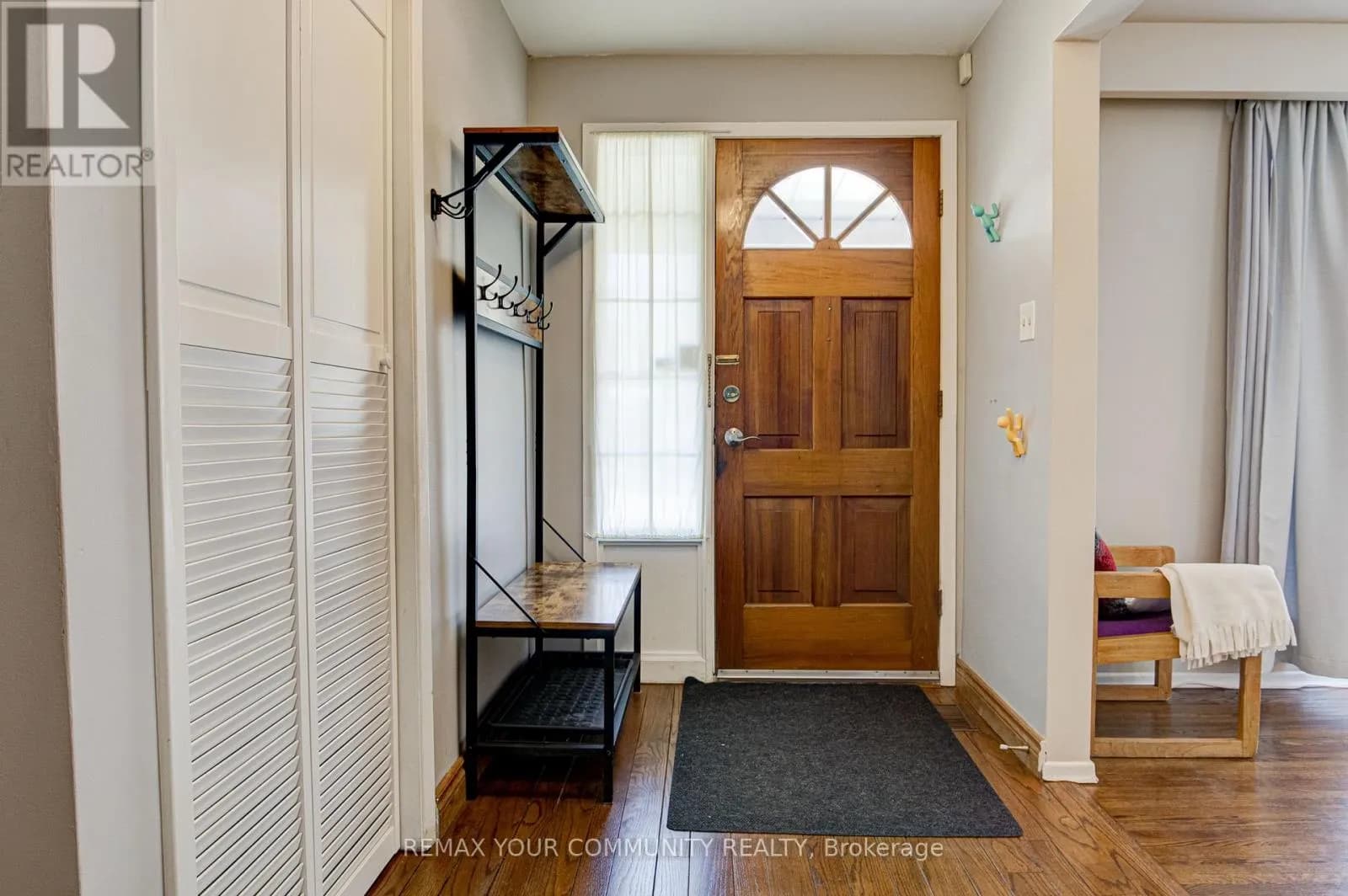 557 GLEN MANOR BOULEVARD — photo 4 of 32