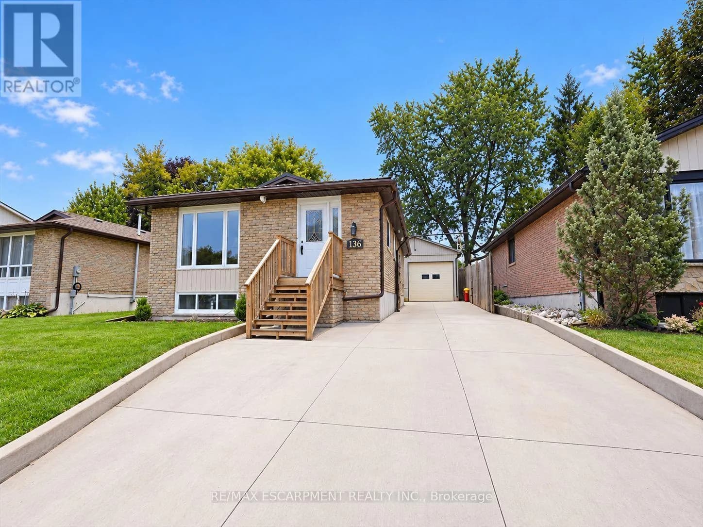 136 WOODLAWN AVENUE — photo 1 of 31