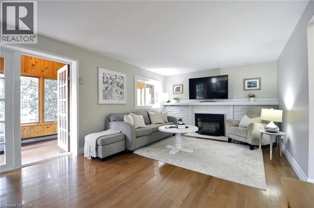 6 CRICKET HOLLOW — photo 2 of 42