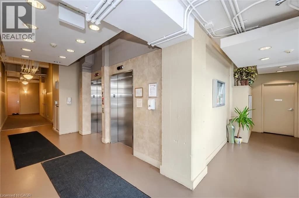 410 KING Street W Unit# 218 — photo 3 of 31