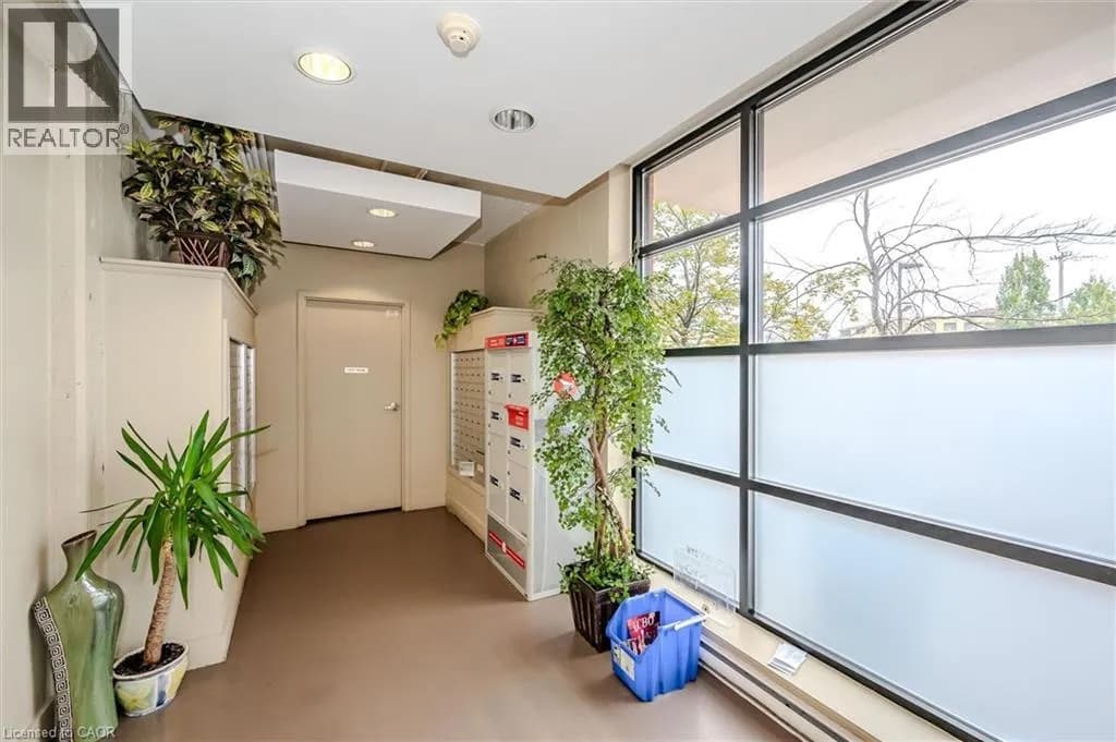 410 KING Street W Unit# 218 — photo 4 of 31