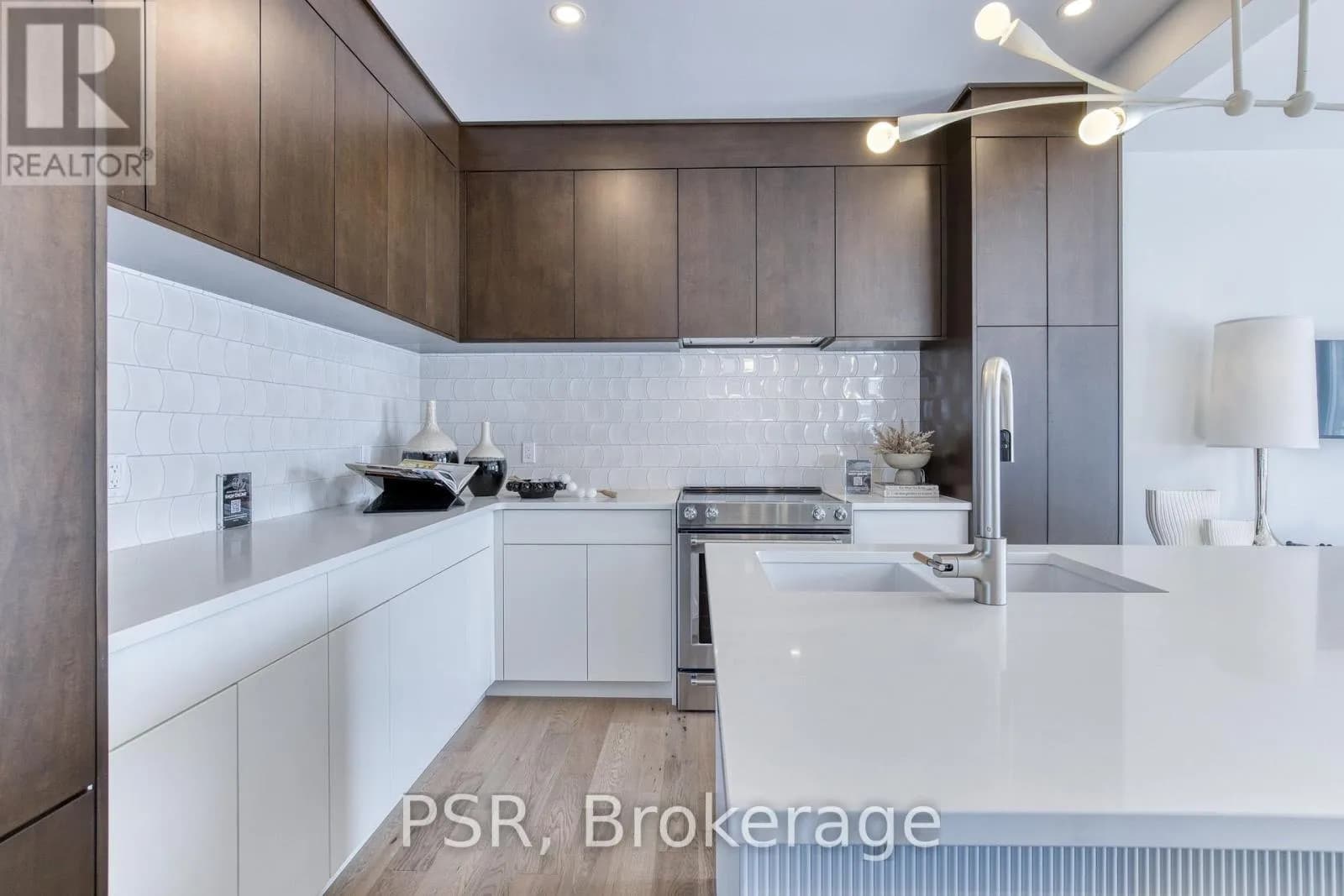 406 GREEN GATE BOULEVARD — photo 3 of 27